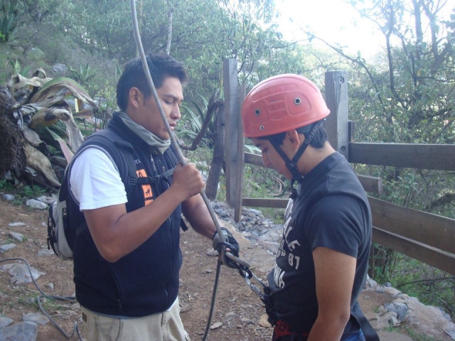 Intructoternera y equipo